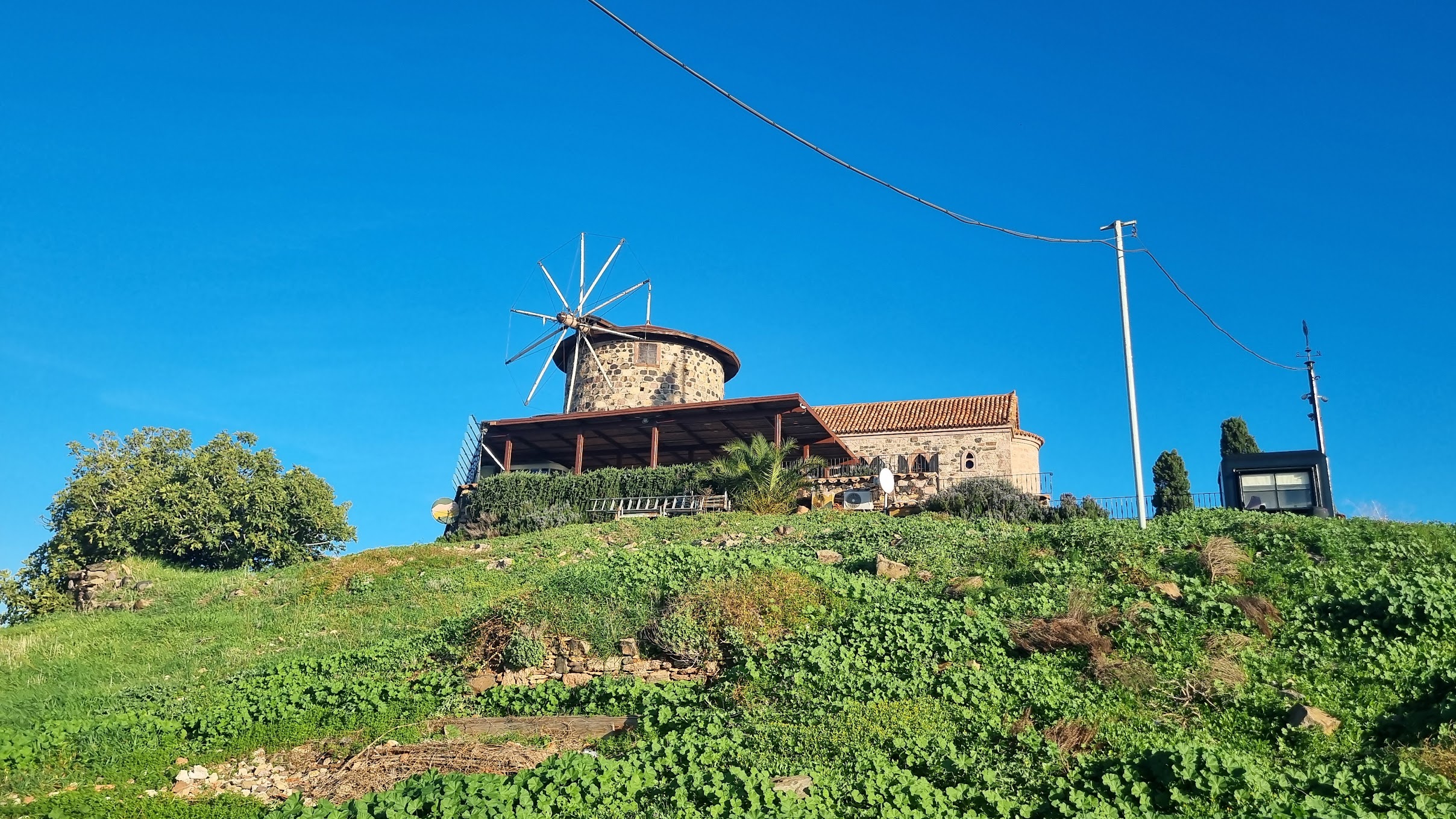 Aşıklar Tepesi ve Yeldeğirmeni